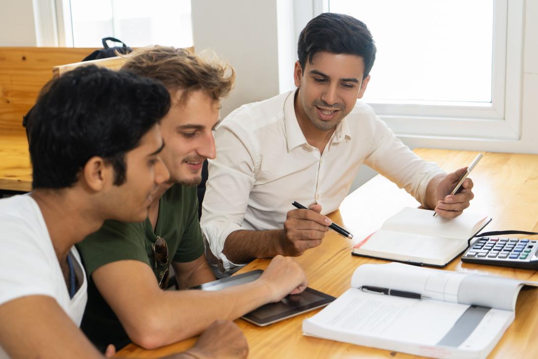 The advantages of hiring a tax representative to your business